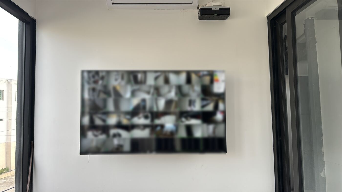 Sala de monitoreo con 32 cámaras